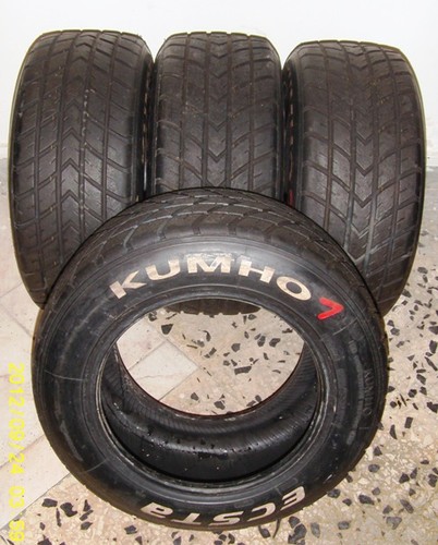 Závodní pneu Formule 3 Kumho Ecsta